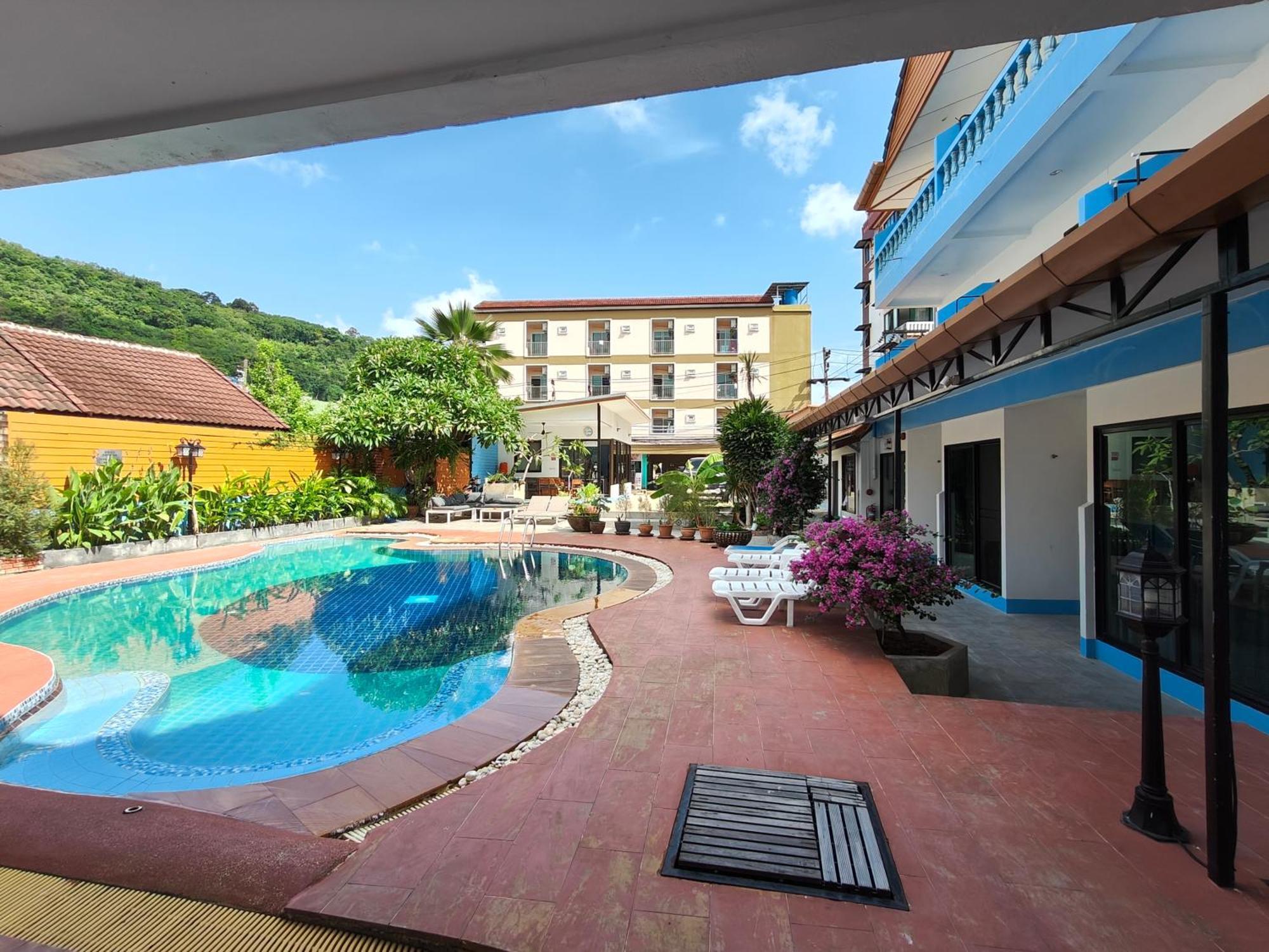 Baankasemsuk Resort 般咔 深宿 Patong Luaran gambar