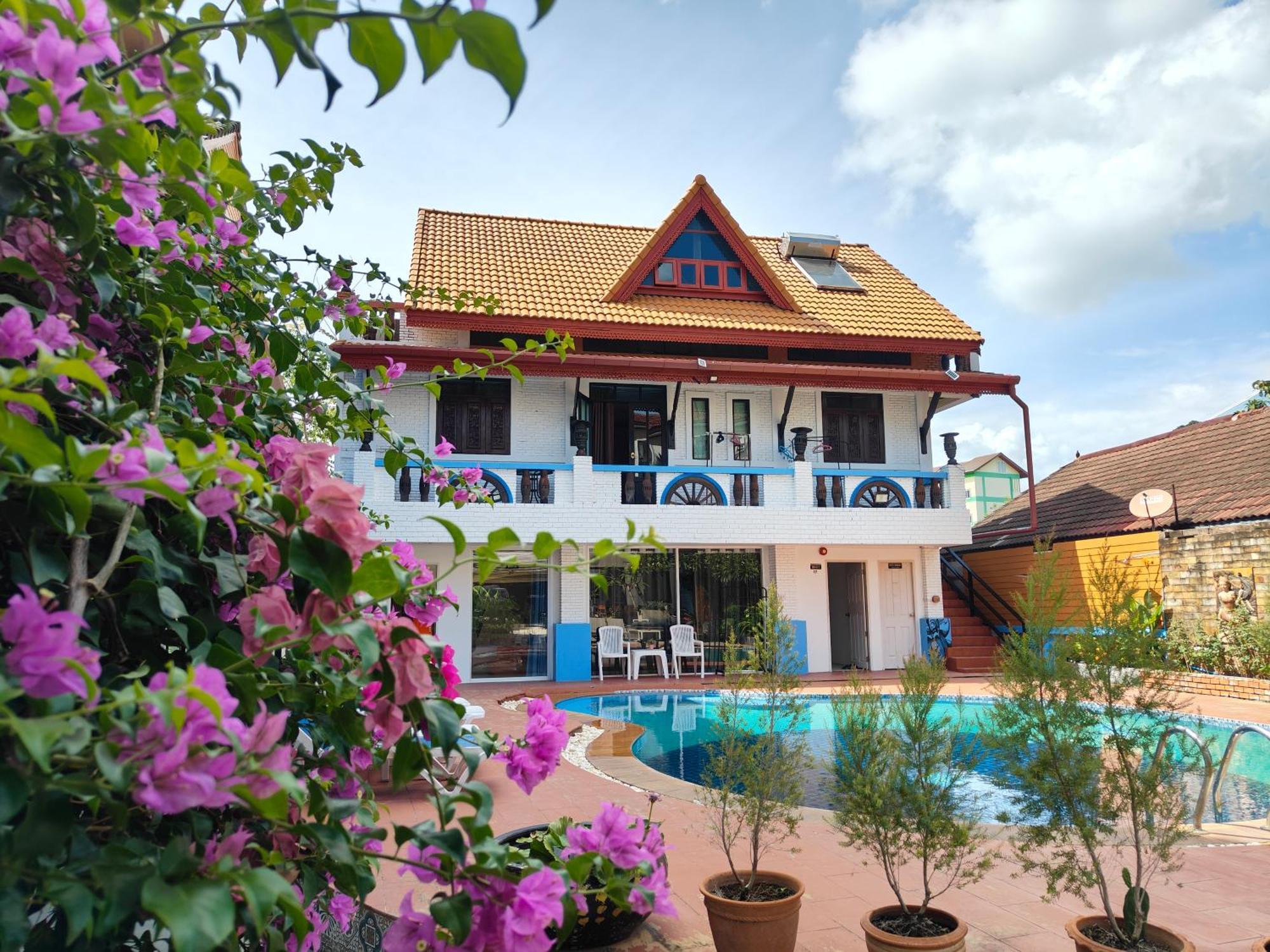 Baankasemsuk Resort 般咔 深宿 Patong Luaran gambar