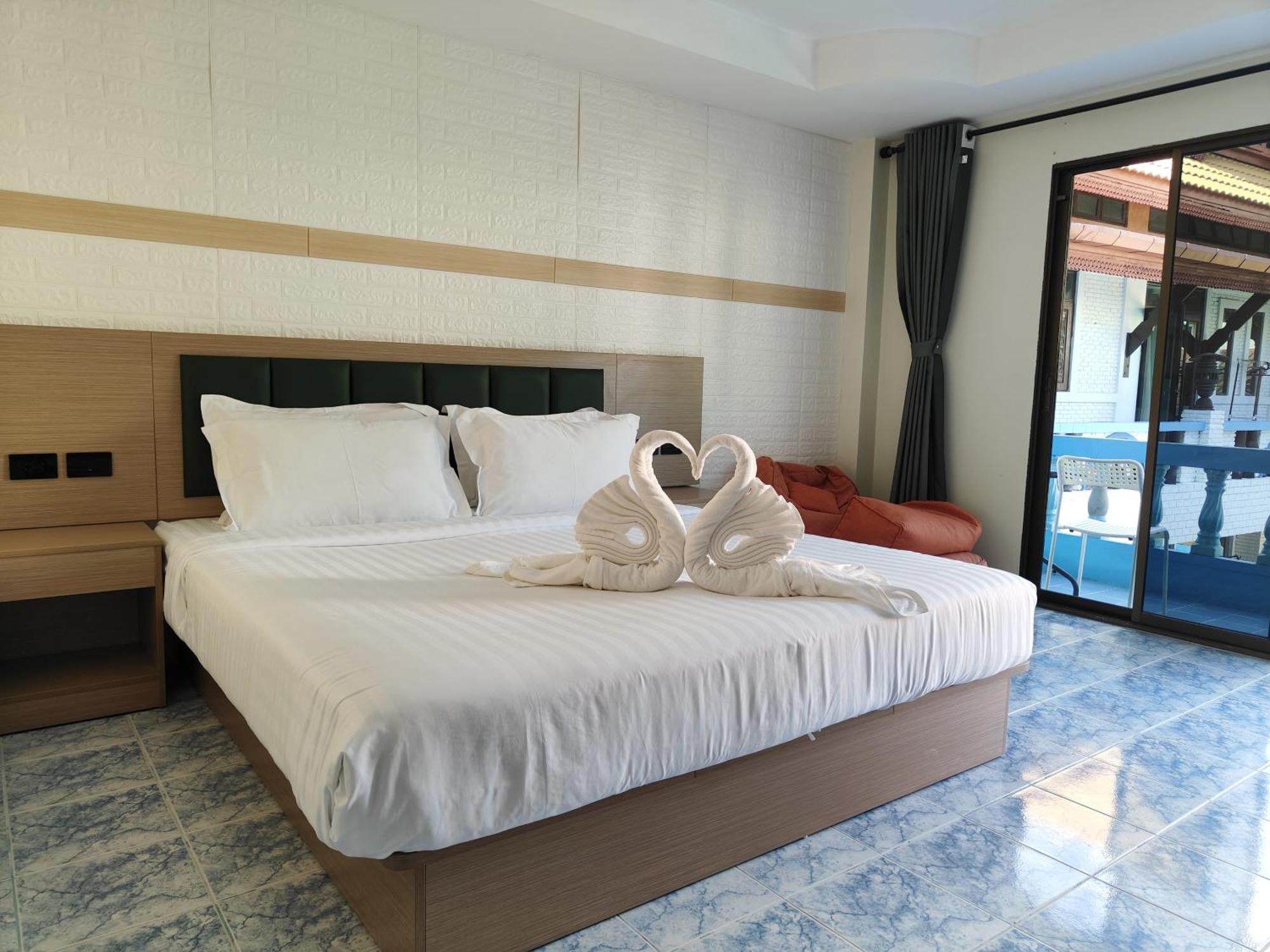 Baankasemsuk Resort 般咔 深宿 Patong Luaran gambar