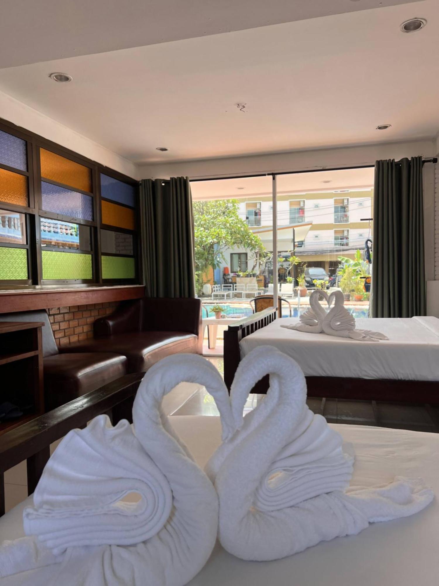 Baankasemsuk Resort 般咔 深宿 Patong Luaran gambar