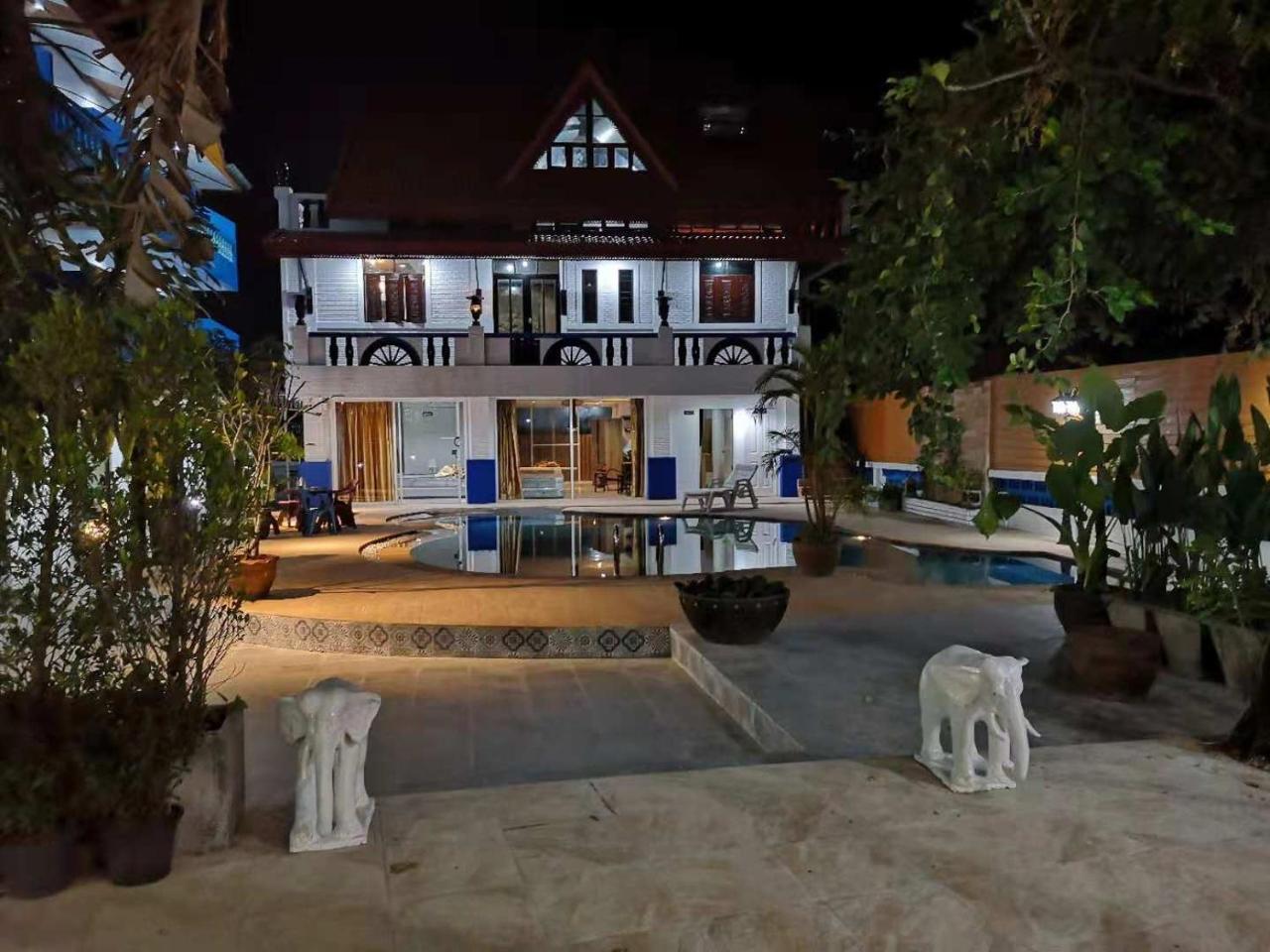 Baankasemsuk Resort 般咔 深宿 Patong Luaran gambar